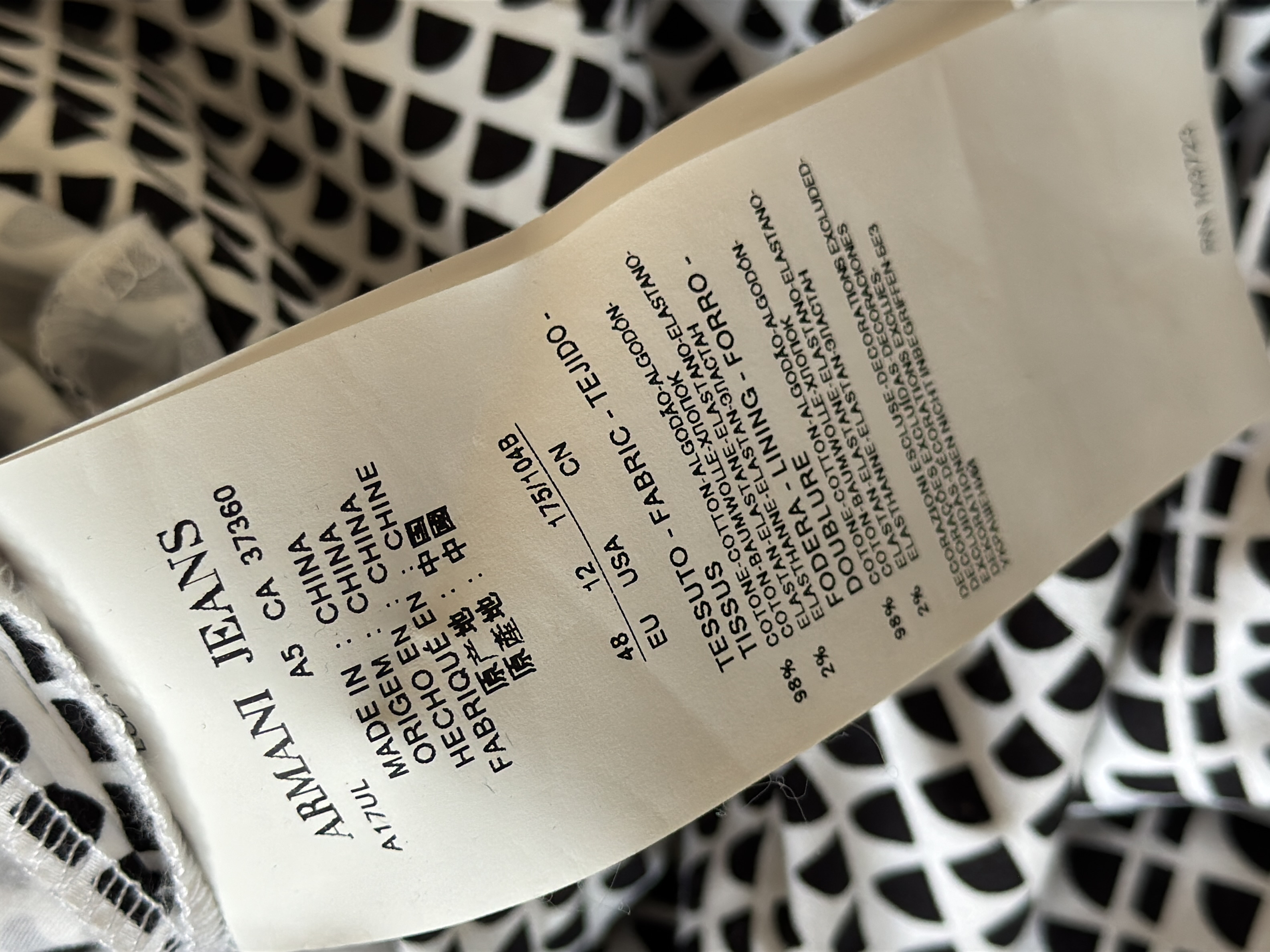 Robe Armani jeans noire blanche motifs graphiques 4XL/48/20 Très bon état - Vue 7 - 